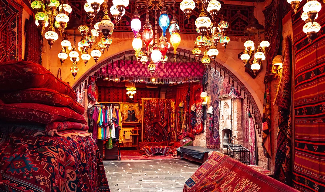 فرش ۷۰۰ شانه بهتر است یا ۱۲۰۰ شانه؟ راهنمای کامل تفاوت شانه‌ها