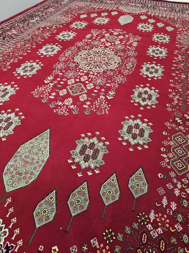 فرش لیلی کلکسیون اشرافی مدل باغ گل لاکی سرمه ای ۱۲۰۰شانه ۳۶۰۰ تراکم