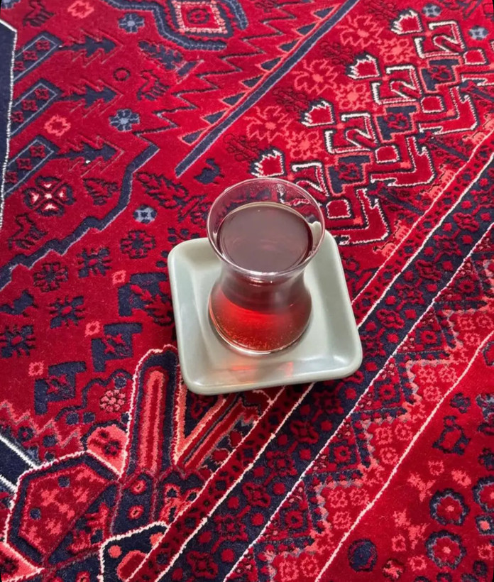 فرش تهران مدل درختی لاکی سرمهای کاربنی ۱۲۰۰ شانه ۳۶۰۰ تراکم