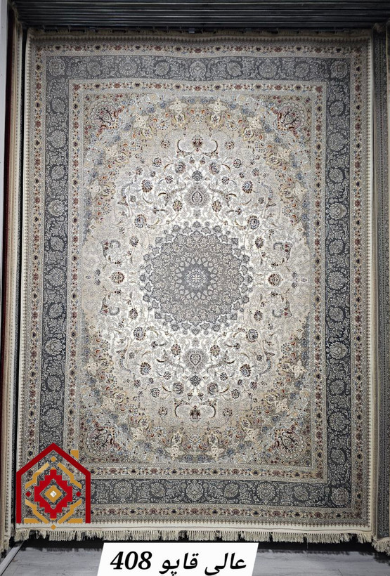 فرش تندیس کاشان پالت دریا عالی قاپو ۴۰۸ شانه ۷۰۰ تراکم ۲۵۵۰